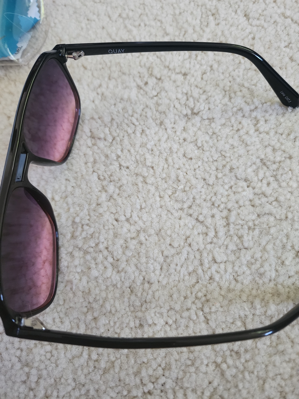 Quay Australia Black Frame Sunglasses with Gradient Pinkish Purple&blue Lenses - Picture 4 of 5